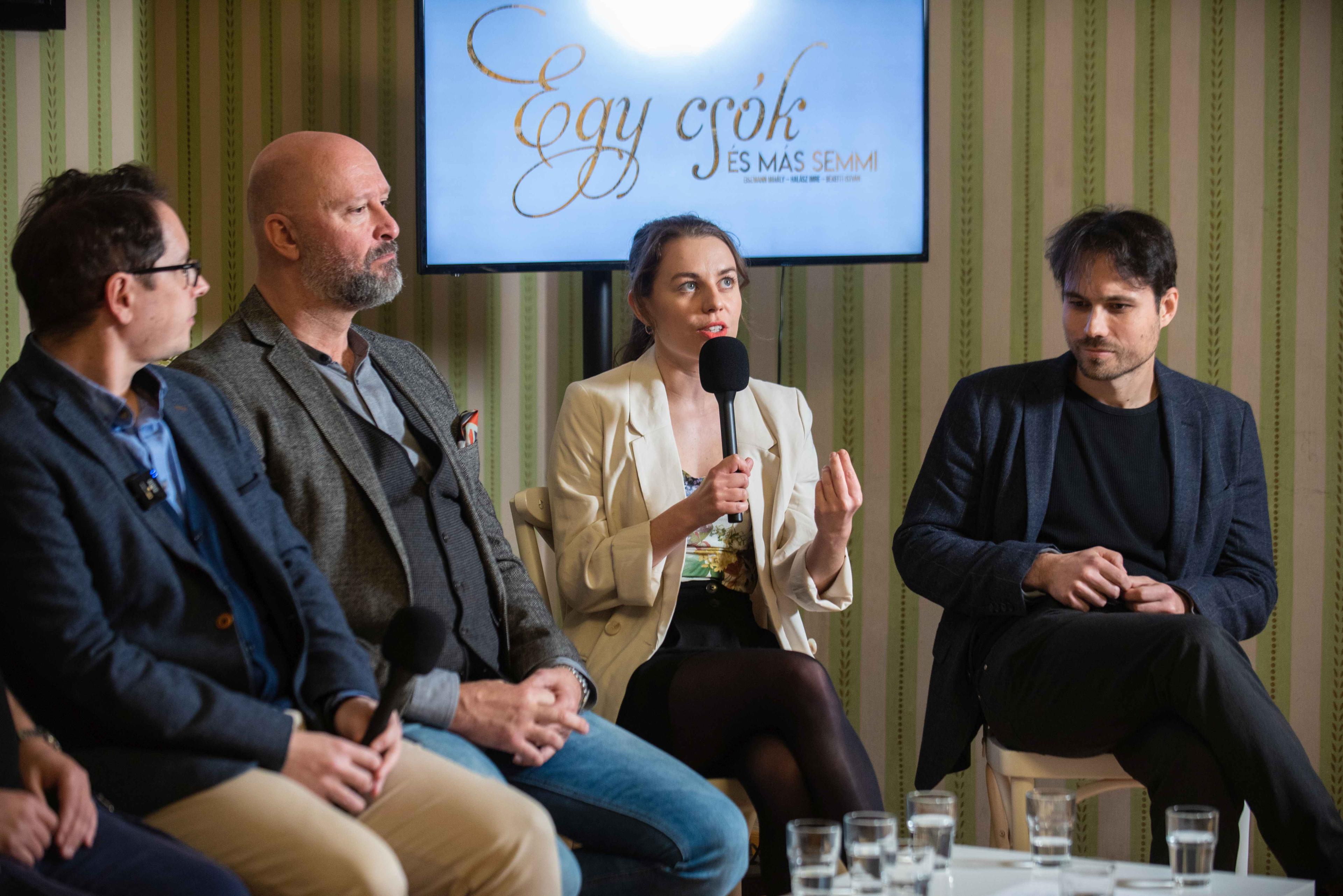 A könnyű műfaj nehéztüzérsége mutatja be Eisemann operettjét a Kisszínházban 2 A könnyű műfaj nehéztüzérsége mutatja be Eisemann operettjét a Kisszínházban 2