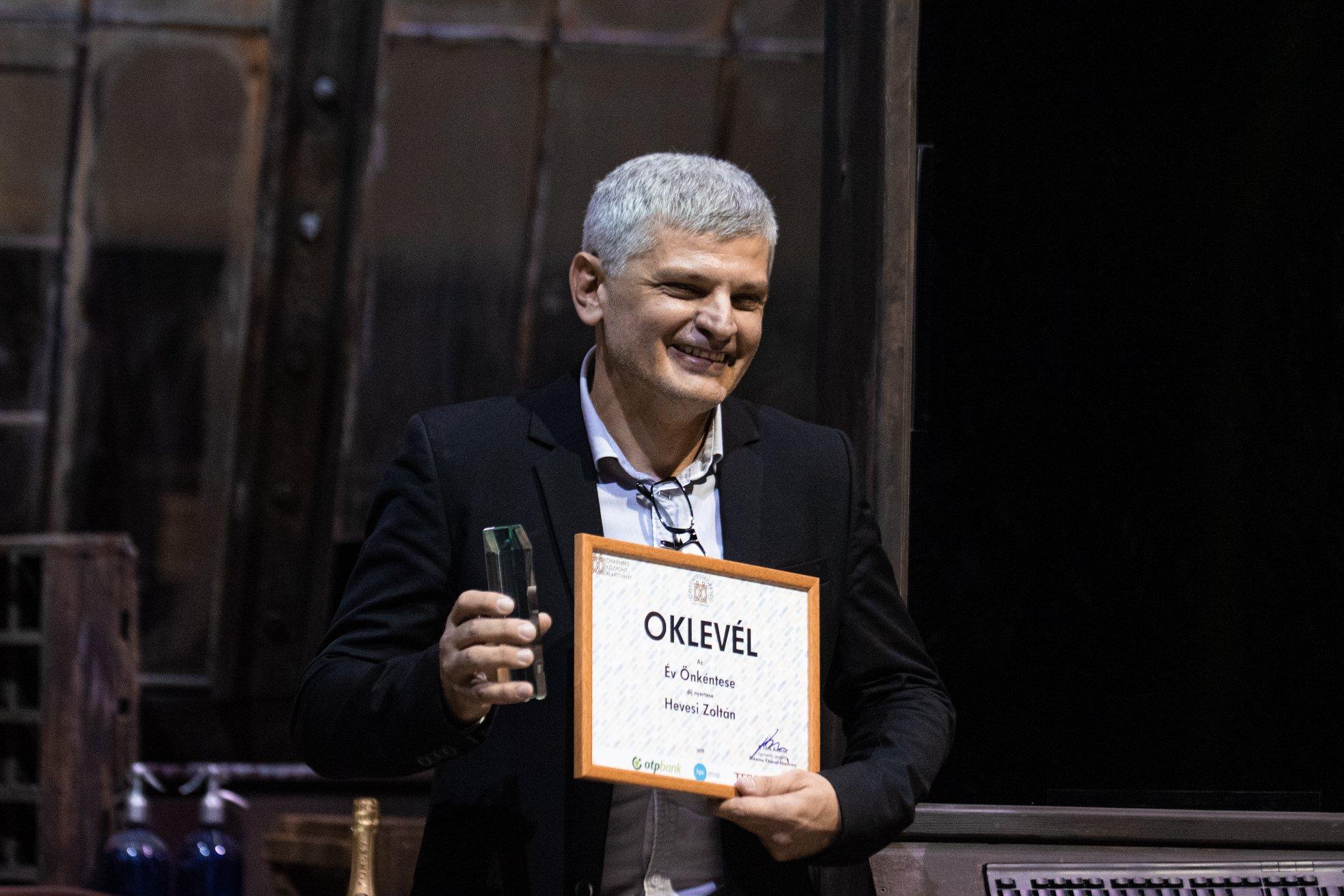 Az év önkéntese lett a szegedi Hevesi Zoltán hír képe Az év önkéntese lett a szegedi Hevesi Zoltán hír képe