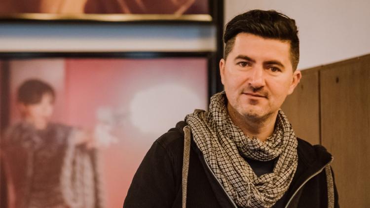 “Csodálatos élmény volt nézni, hogyan kap új hangsúlyokat ugyanaz a forma” – Interjú Keresztes Attilával hír képe “Csodálatos élmény volt nézni, hogyan kap új hangsúlyokat ugyanaz a forma” – Interjú Keresztes Attilával hír képe