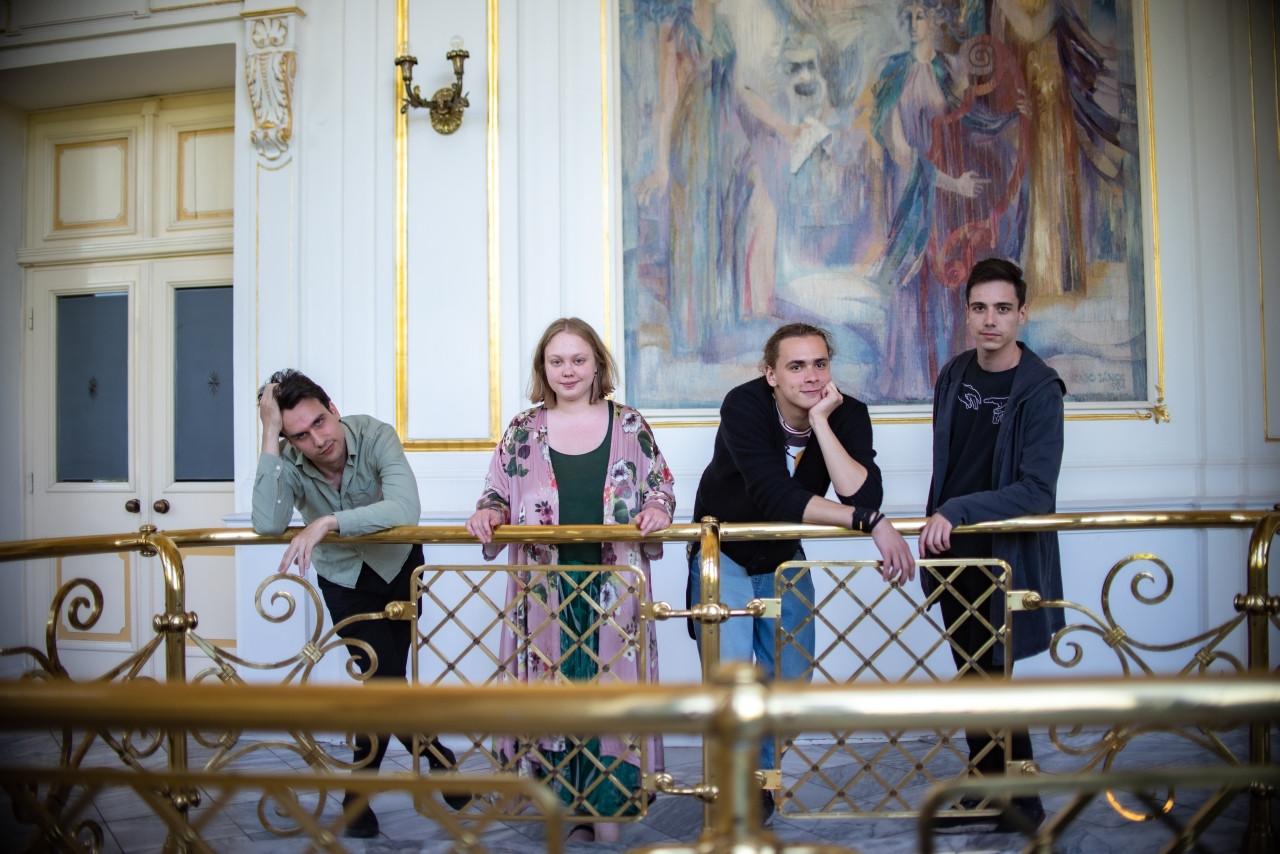 Dzsungelkölykök covid és egyetemfoglalás után a szegedi színházban – a Freeszfe zenés rendező szakos hallgatói gálaesttel vizsgáznak hír képe Dzsungelkölykök covid és egyetemfoglalás után a szegedi színházban – a Freeszfe zenés rendező szakos hallgatói gálaesttel vizsgáznak hír képe