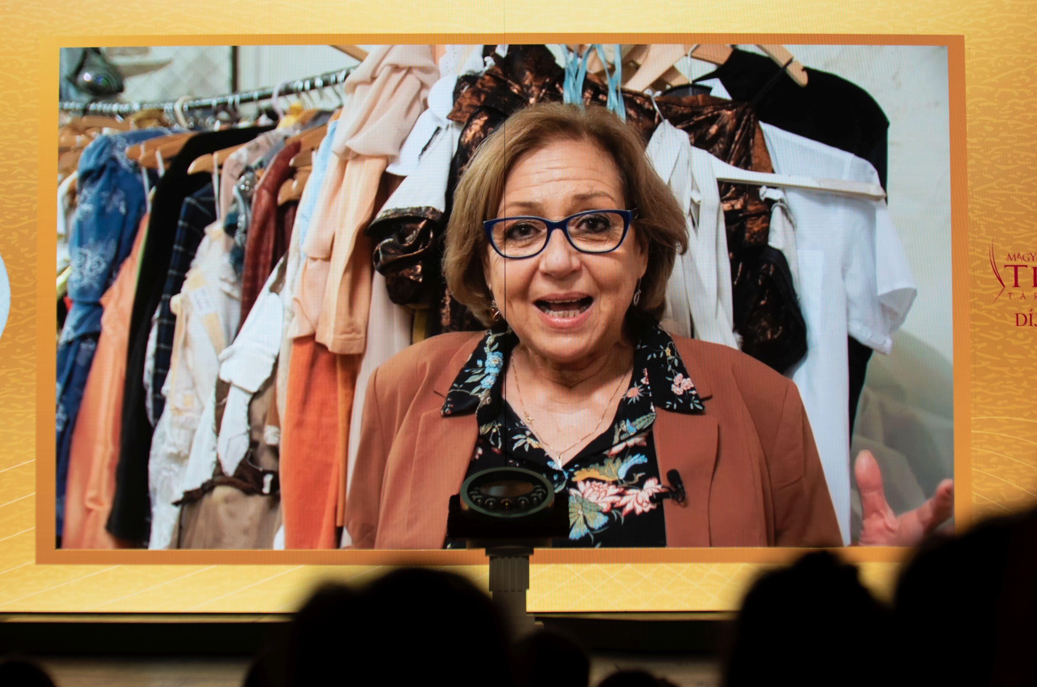 Elismerő szakmai díjat kapott Tóth Ágnes jelmeztárvezetőnk 1 Elismerő szakmai díjat kapott Tóth Ágnes jelmeztárvezetőnk 1