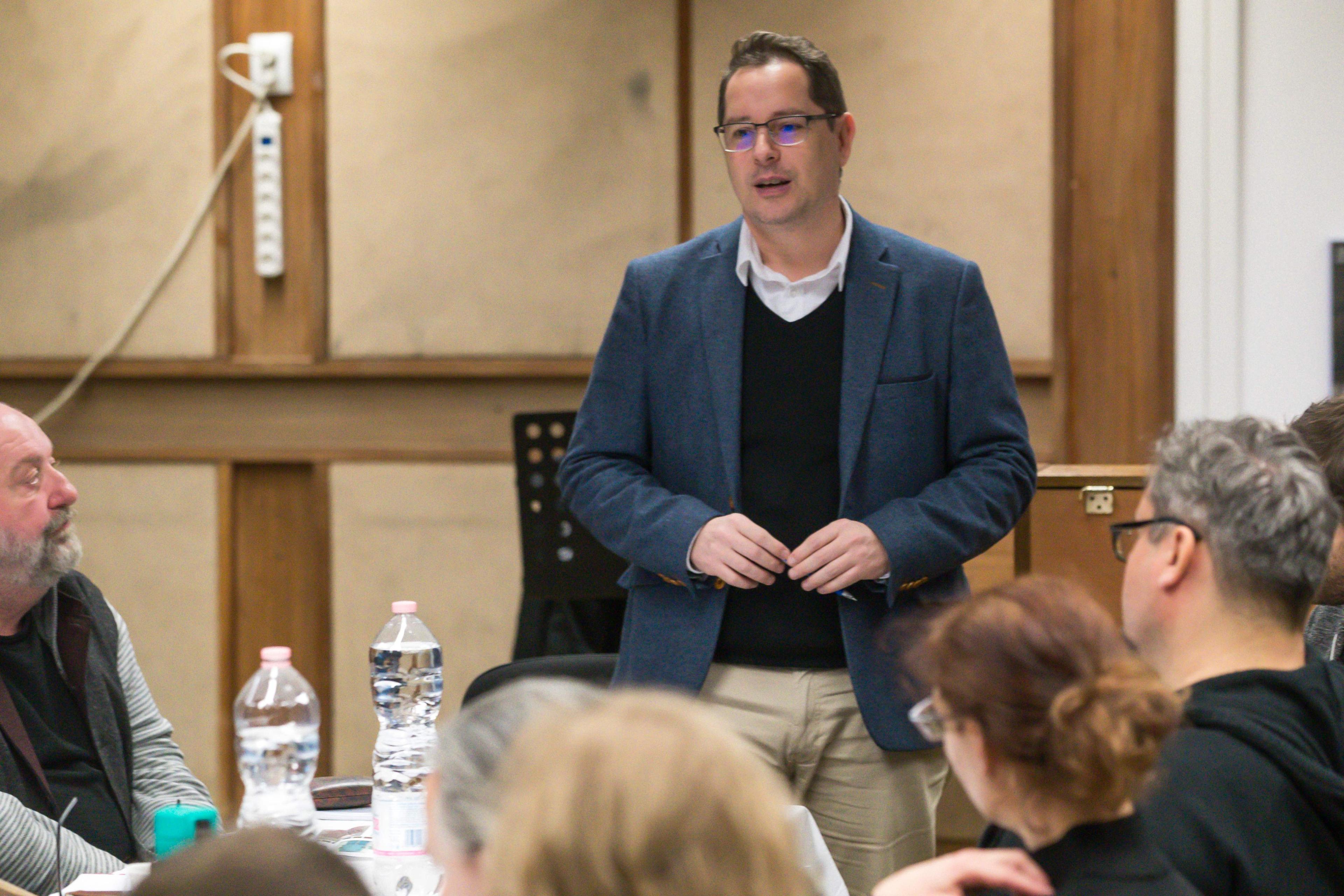 Február 2-án nyílik Az ajtó a Szegedi Nemzeti Színházban 2 Február 2-án nyílik Az ajtó a Szegedi Nemzeti Színházban 2