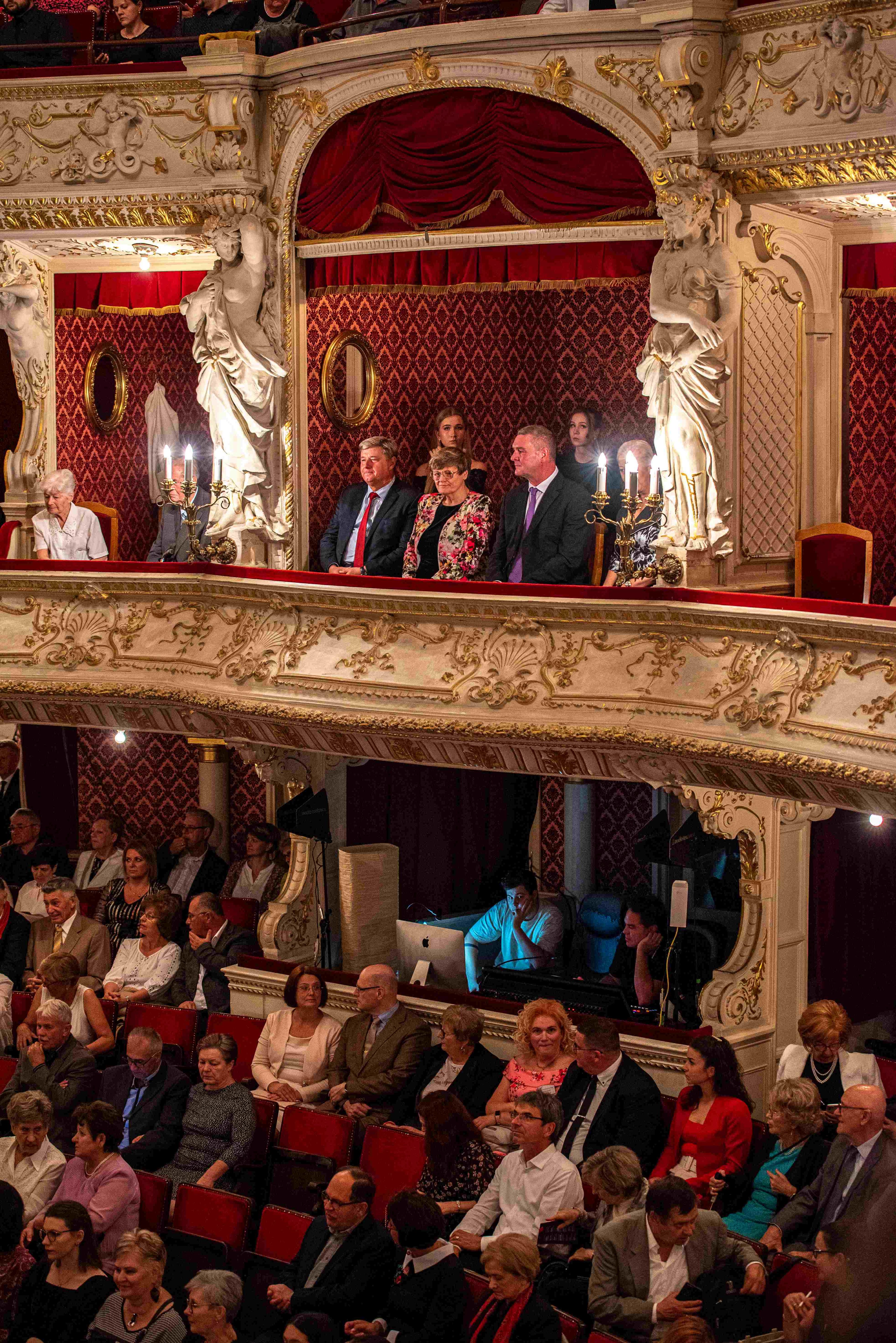 Fennállásának 140. évfordulóját ünnepelte a Szegedi Nemzeti Színház 4 Fennállásának 140. évfordulóját ünnepelte a Szegedi Nemzeti Színház 4