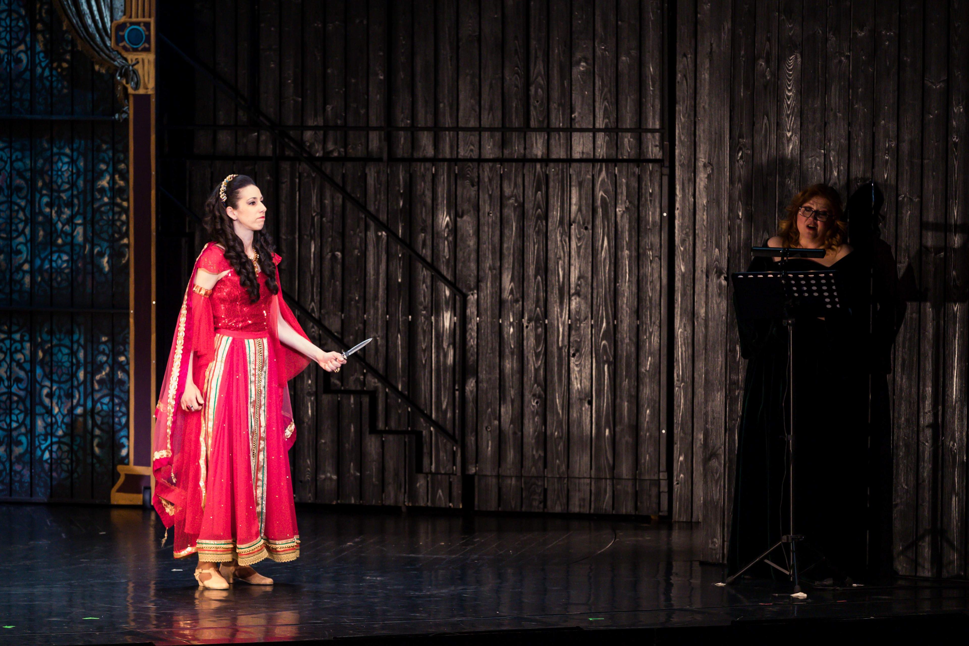 Gulnara szerepében Kolonits Klára fotógaléria képe 4 Gulnara szerepében Kolonits Klára fotógaléria képe 4