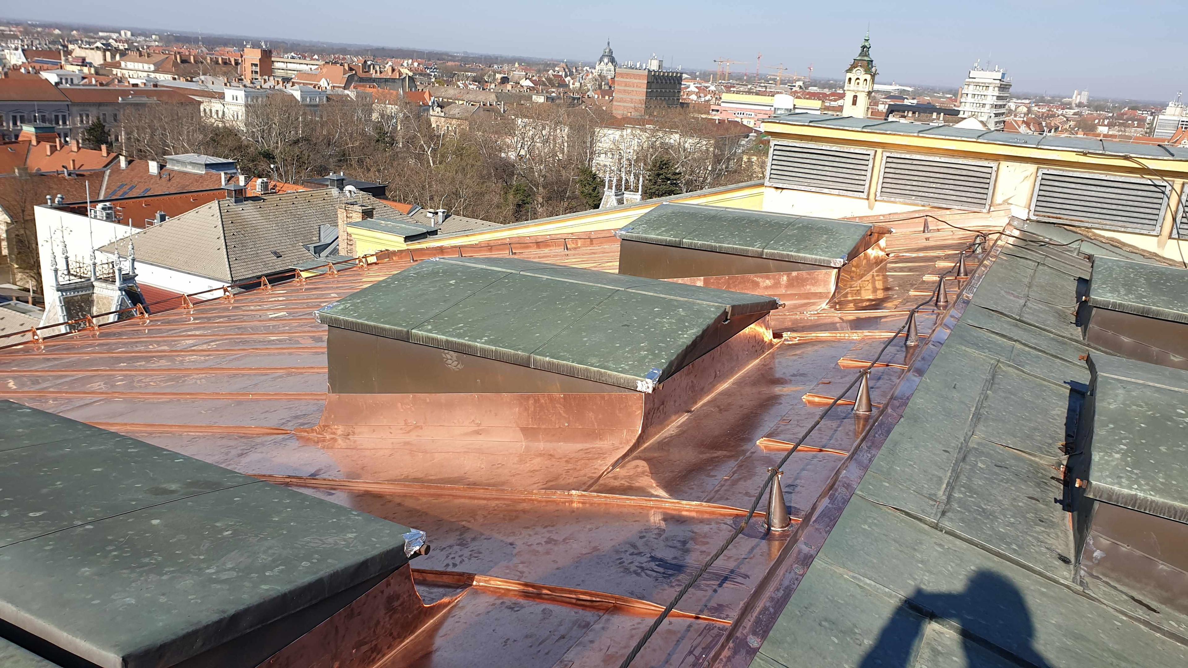 Kijavították a tetőszerkezetet 1 Kijavították a tetőszerkezetet 1