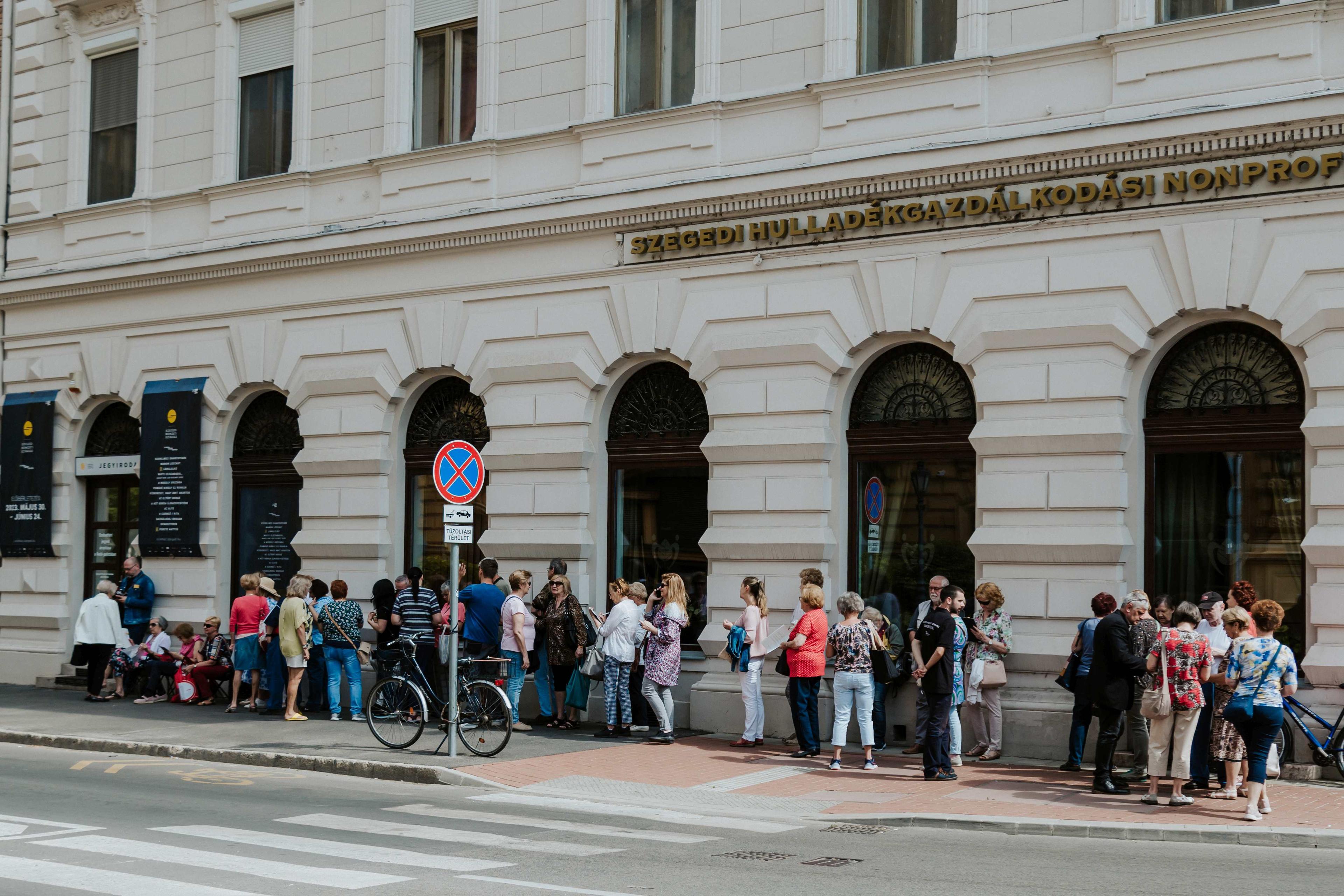 Megkezdődött az előbérletezés 1 Megkezdődött az előbérletezés 1