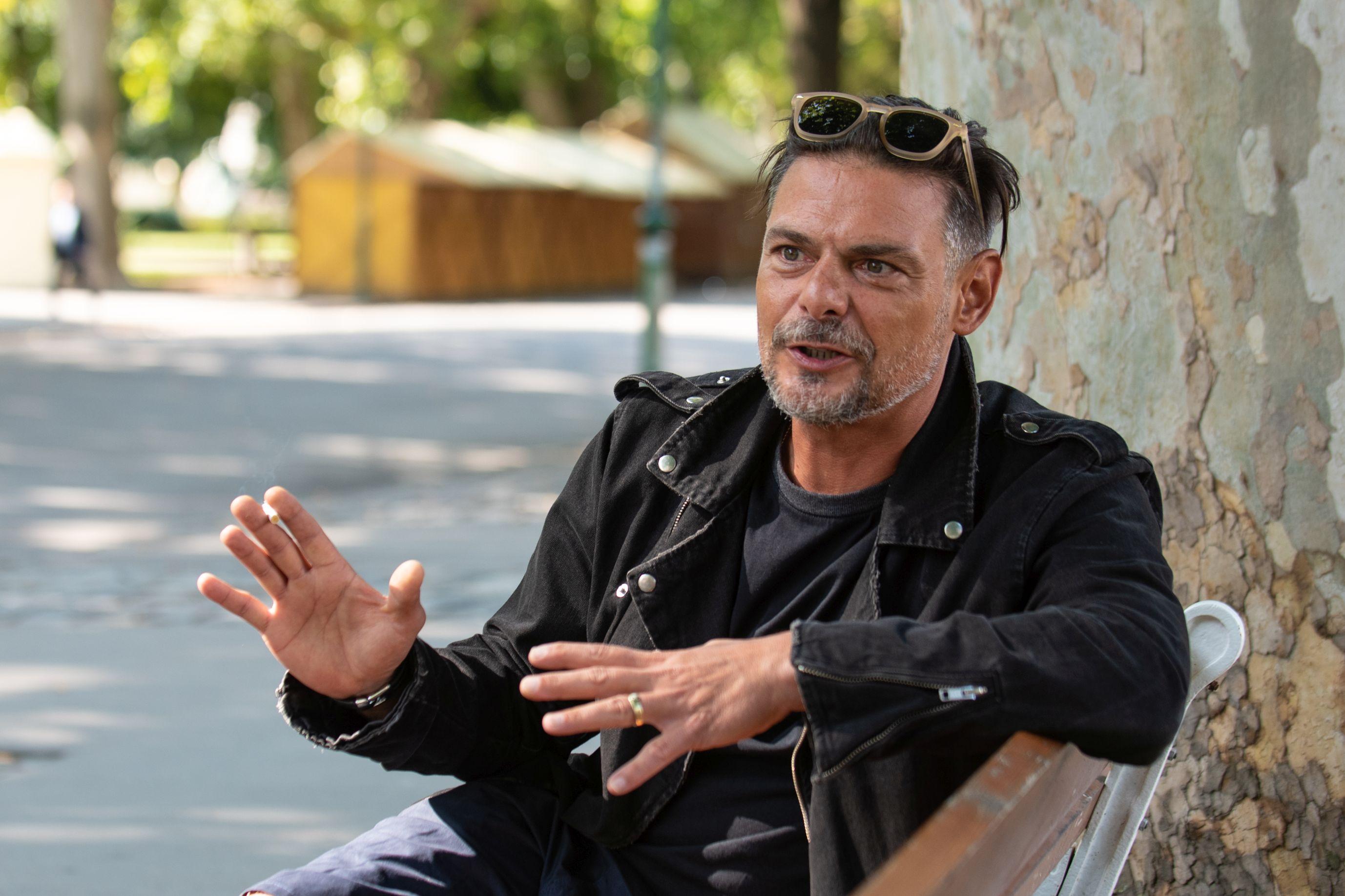 Szikszai Rémusz: Felnőttmese arról, miért várunk el bármi jót, ha mi képtelenek vagyunk jót tenni hír képe Szikszai Rémusz: Felnőttmese arról, miért várunk el bármi jót, ha mi képtelenek vagyunk jót tenni hír képe