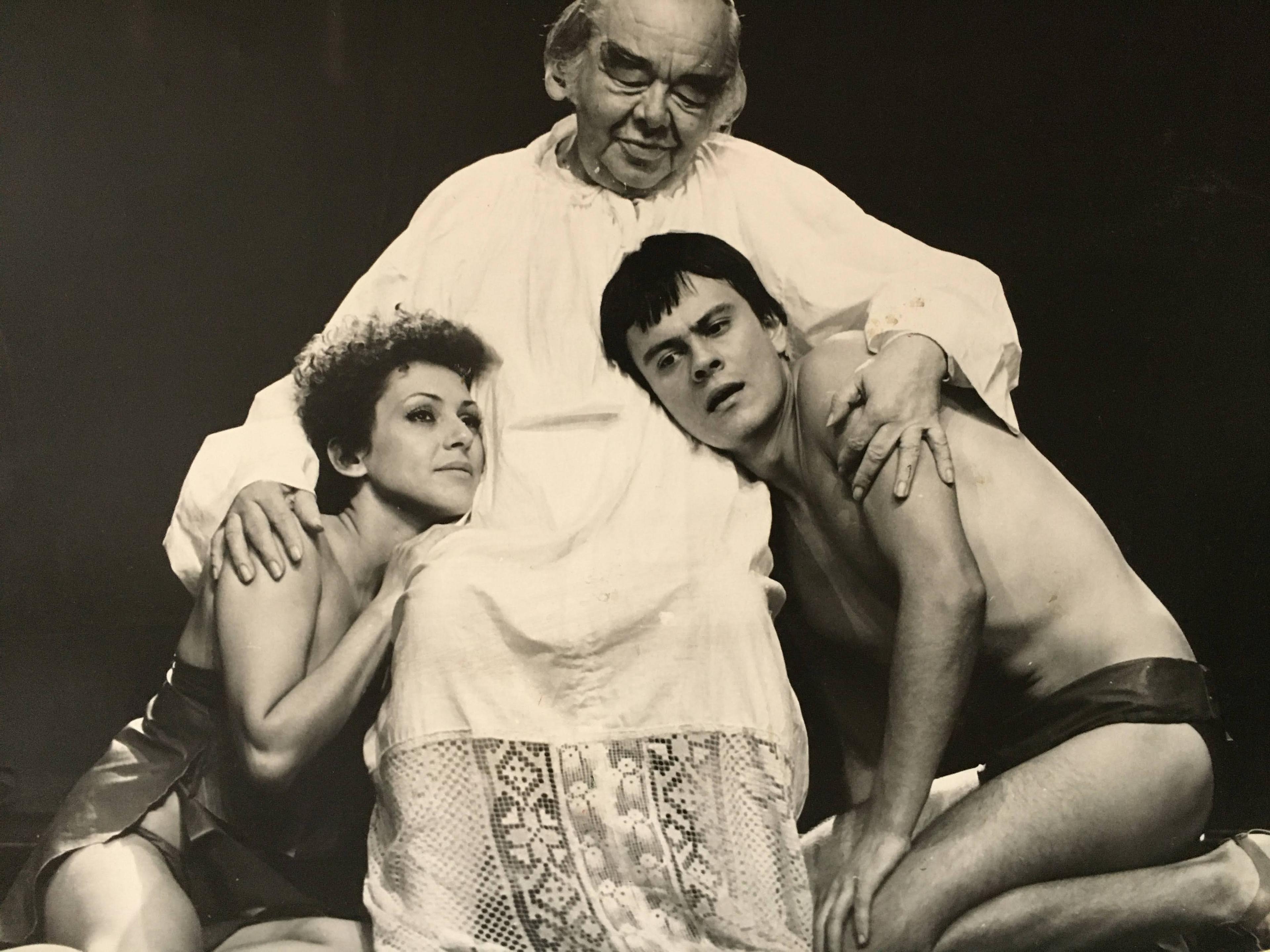 Vastapssal és több meglepetéssel köszöntötték Fekete Gizit a Kisszínházban 1 Vastapssal és több meglepetéssel köszöntötték Fekete Gizit a Kisszínházban 1