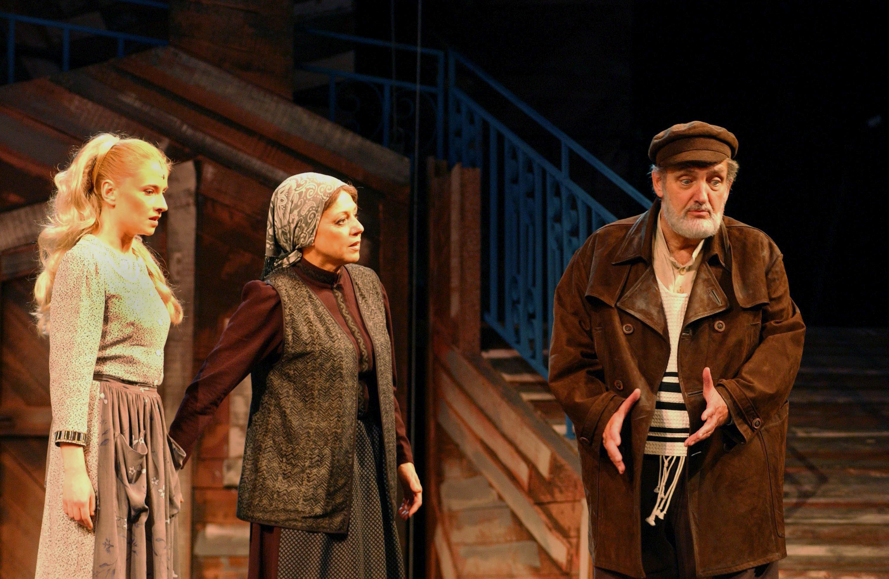 Vastapssal és több meglepetéssel köszöntötték Fekete Gizit a Kisszínházban 3 Vastapssal és több meglepetéssel köszöntötték Fekete Gizit a Kisszínházban 3