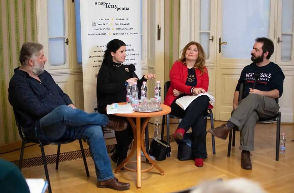 Vetélkedő királynők: Boross Csilla és Kolonits Klára hír képe Vetélkedő királynők: Boross Csilla és Kolonits Klára hír képe