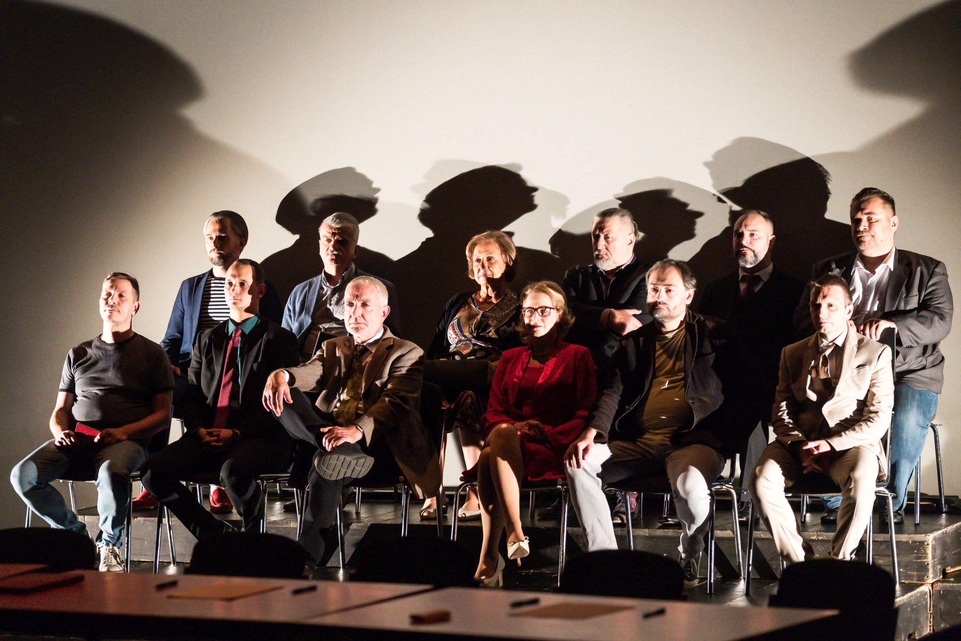 12 dühös ember 1 12 dühös ember 1