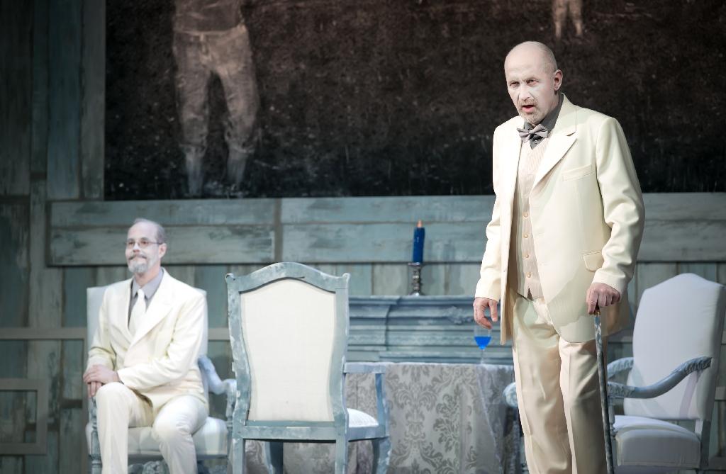 A gyertyák csonkig égnek 4 A gyertyák csonkig égnek 4