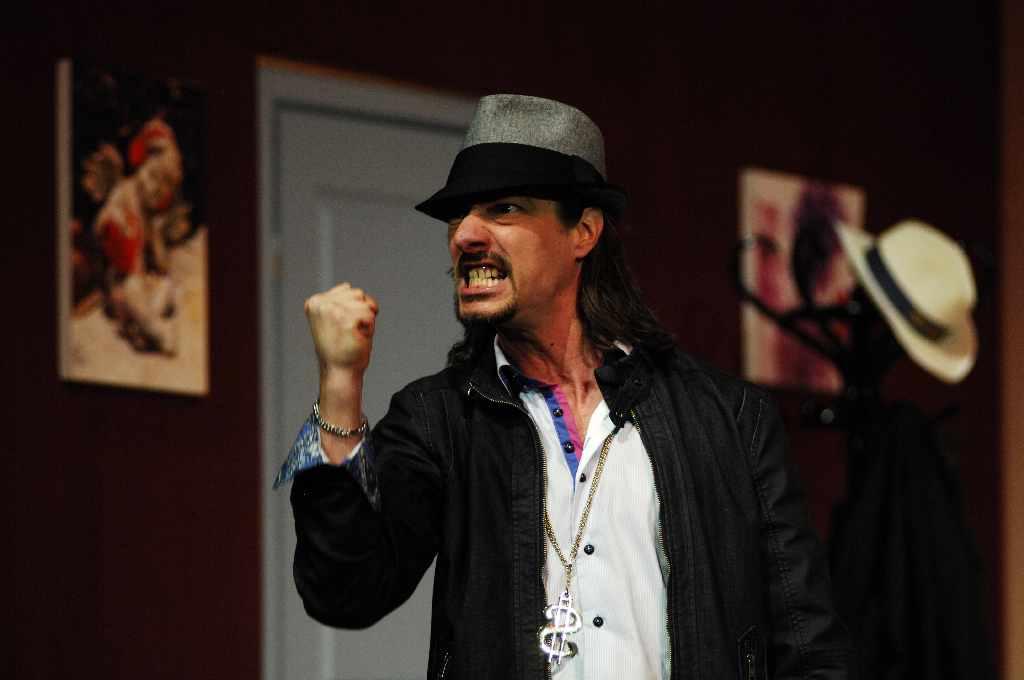 A hülyéje 1 A hülyéje 1