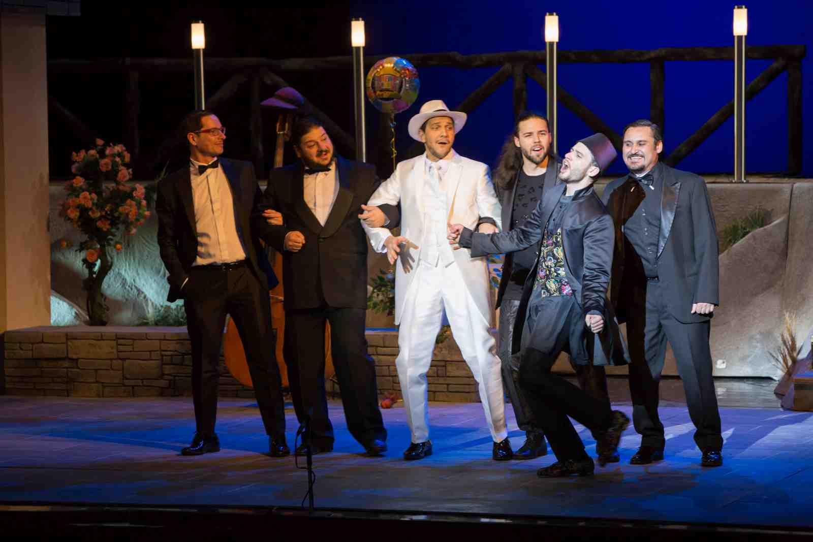 Bál a Savoyban 4 Bál a Savoyban 4