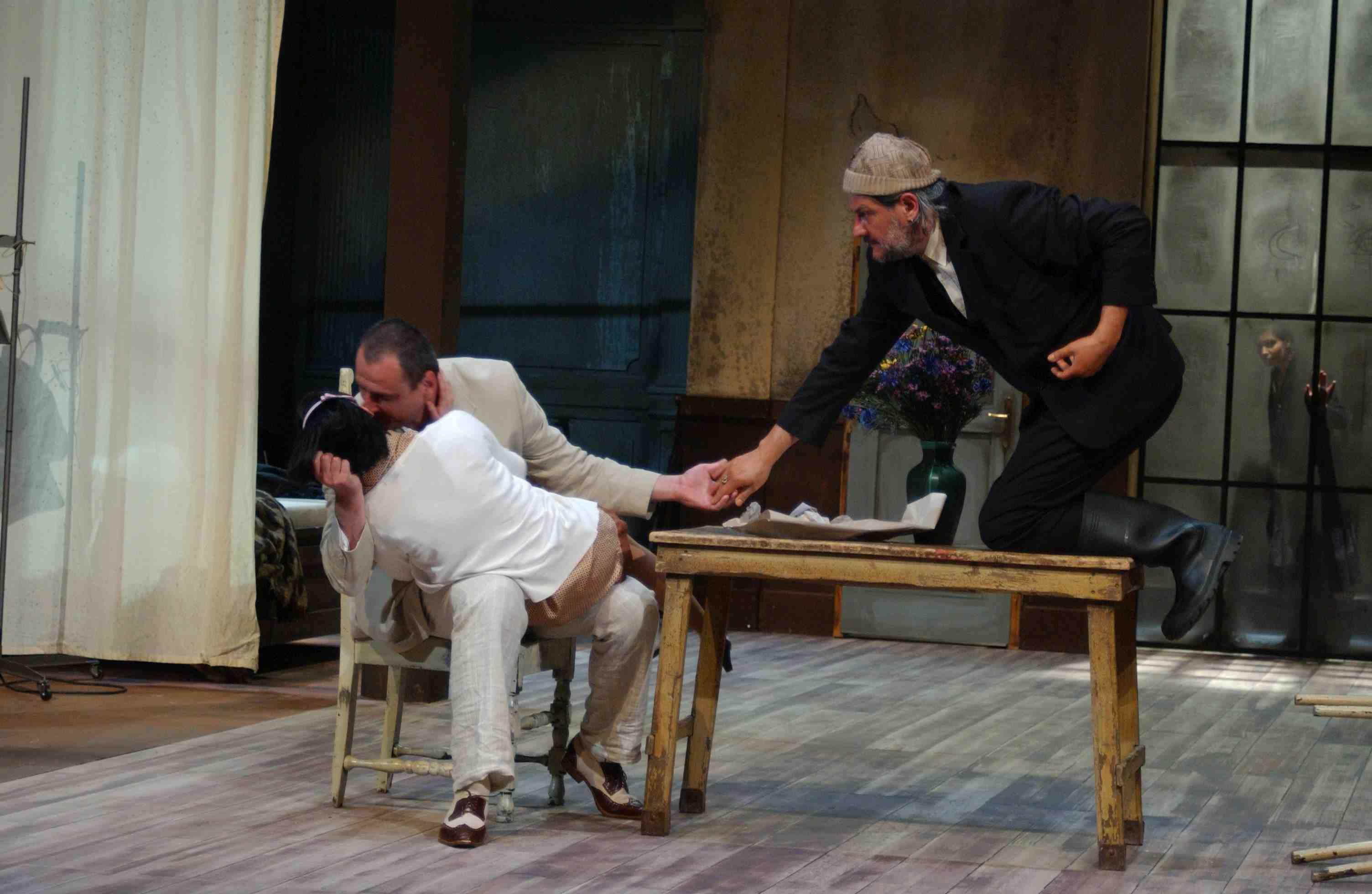 Boldogtalanok 2 Boldogtalanok 2