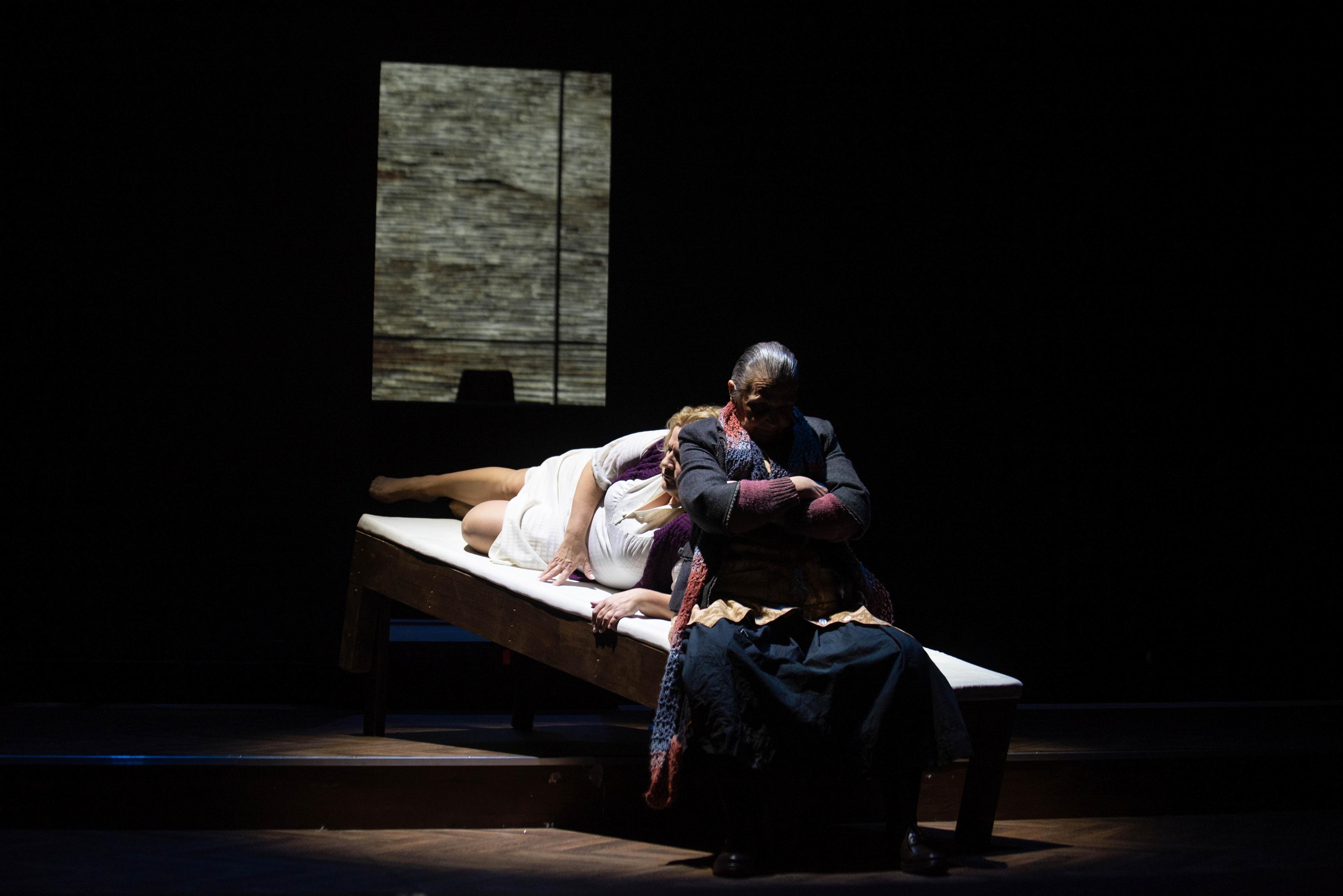 Élve megégetve – boszorkánytéboly 1 Élve megégetve – boszorkánytéboly 1