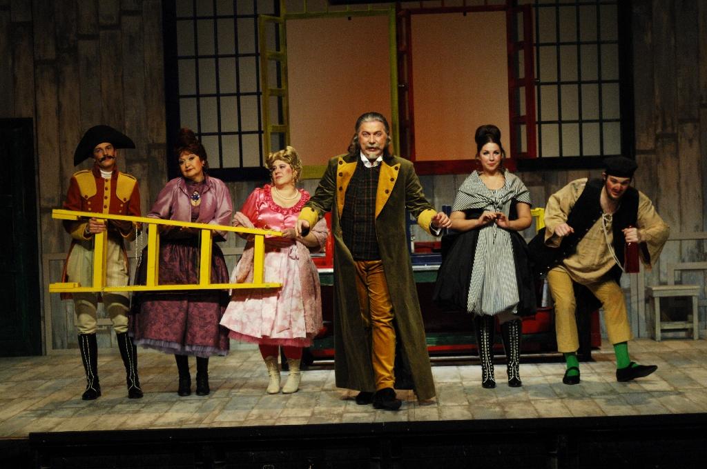 Farsangi kalamajka, avagy A torkos csütörtök 2 Farsangi kalamajka, avagy A torkos csütörtök 2