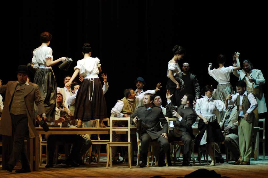 Hoffmann meséi 4 Hoffmann meséi 4