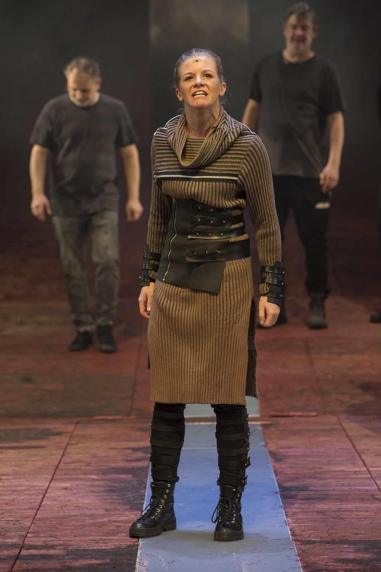 Johanna, avagy maradjunk már emberek 1 Johanna, avagy maradjunk már emberek 1