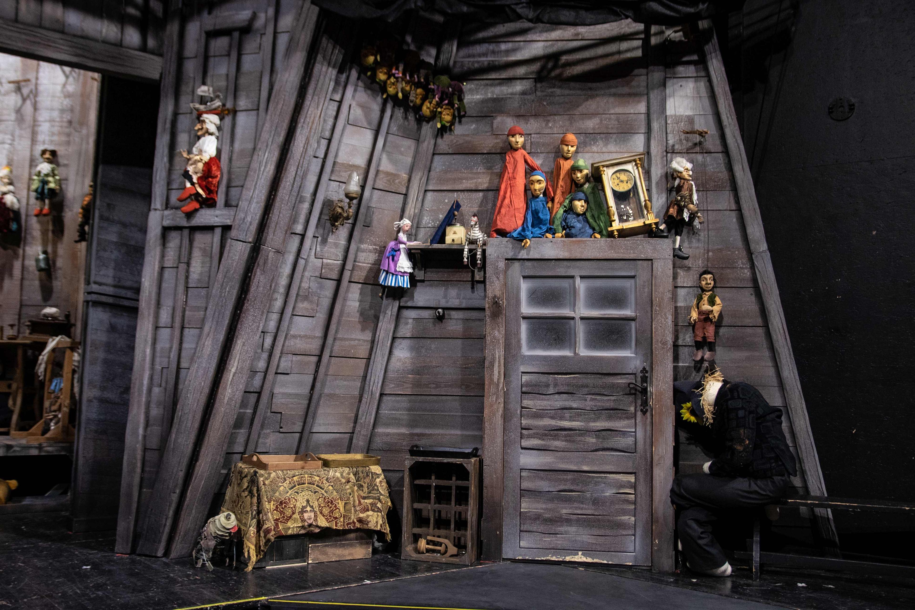 Nagyon, nagyon, nagyon sötét dolog fotógaléria képe 4 Nagyon, nagyon, nagyon sötét dolog fotógaléria képe 4