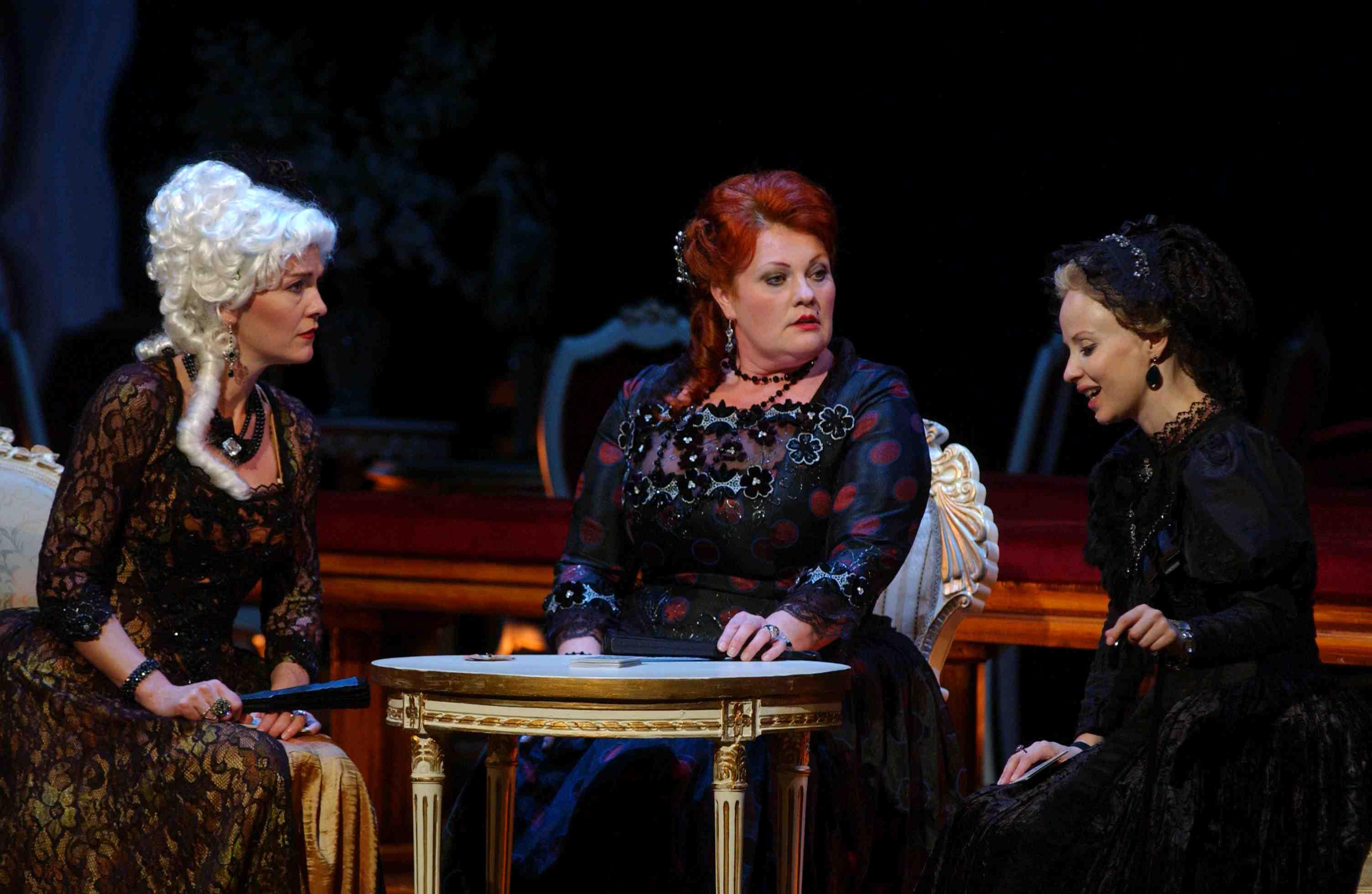 VESZEDELMES VISZONYOK fotógaléria képe 4 VESZEDELMES VISZONYOK fotógaléria képe 4