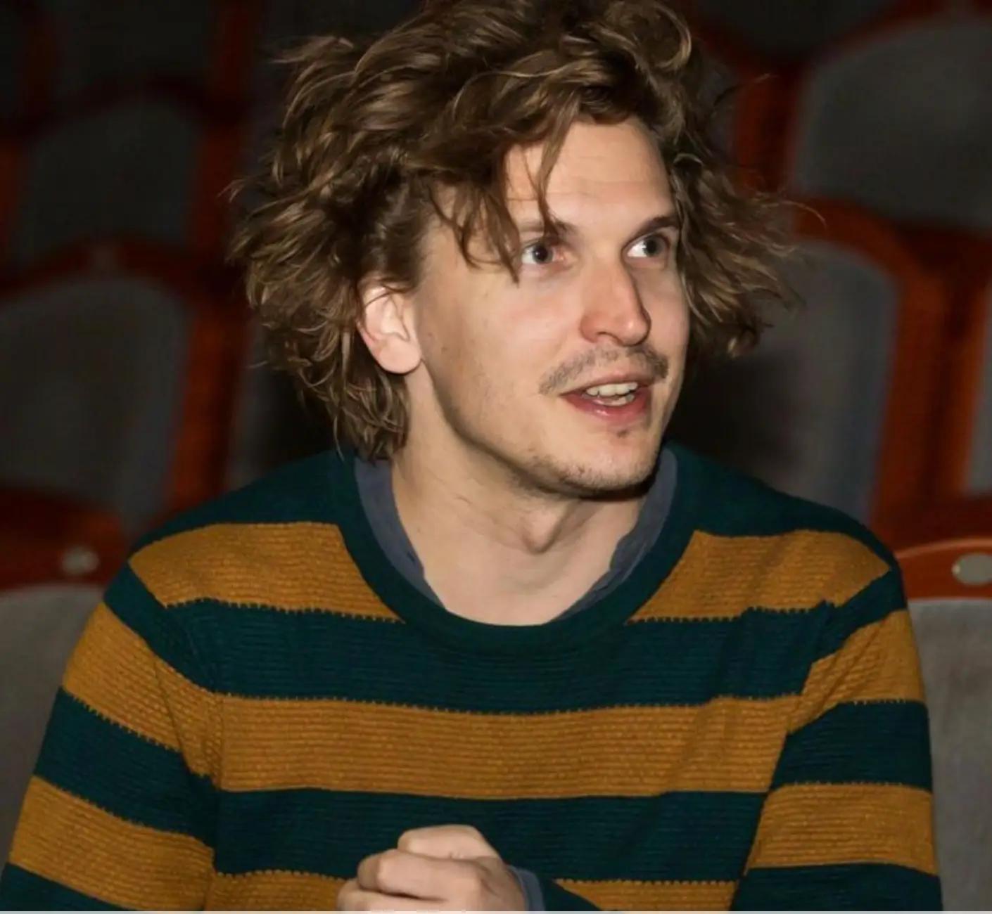 IVÁN, A HATALMASKODÓ KISEMBER ÉS A KICSINYES HATALMAS – A SZEGEDI BULGAKOV-DARAB NEM TAGADJA AZ ÖSSZEFÜGGÉSEKET A MAI VILÁGGAL hír képe IVÁN, A HATALMASKODÓ KISEMBER ÉS A KICSINYES HATALMAS – A SZEGEDI BULGAKOV-DARAB NEM TAGADJA AZ ÖSSZEFÜGGÉSEKET A MAI VILÁGGAL hír képe