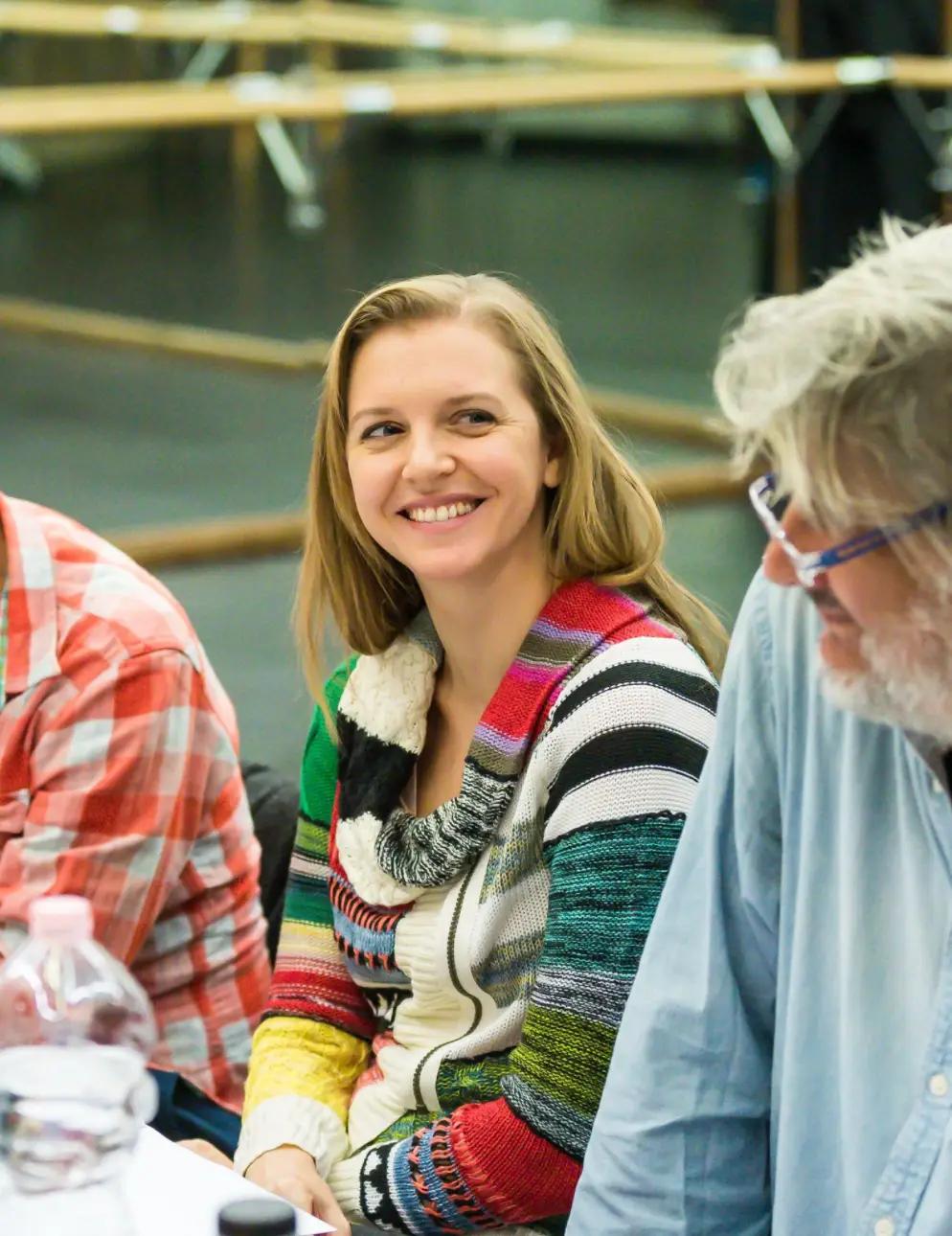 TESTVÉRHÁBORÚ A KISSZÍNHÁZBAN hír képe TESTVÉRHÁBORÚ A KISSZÍNHÁZBAN hír képe