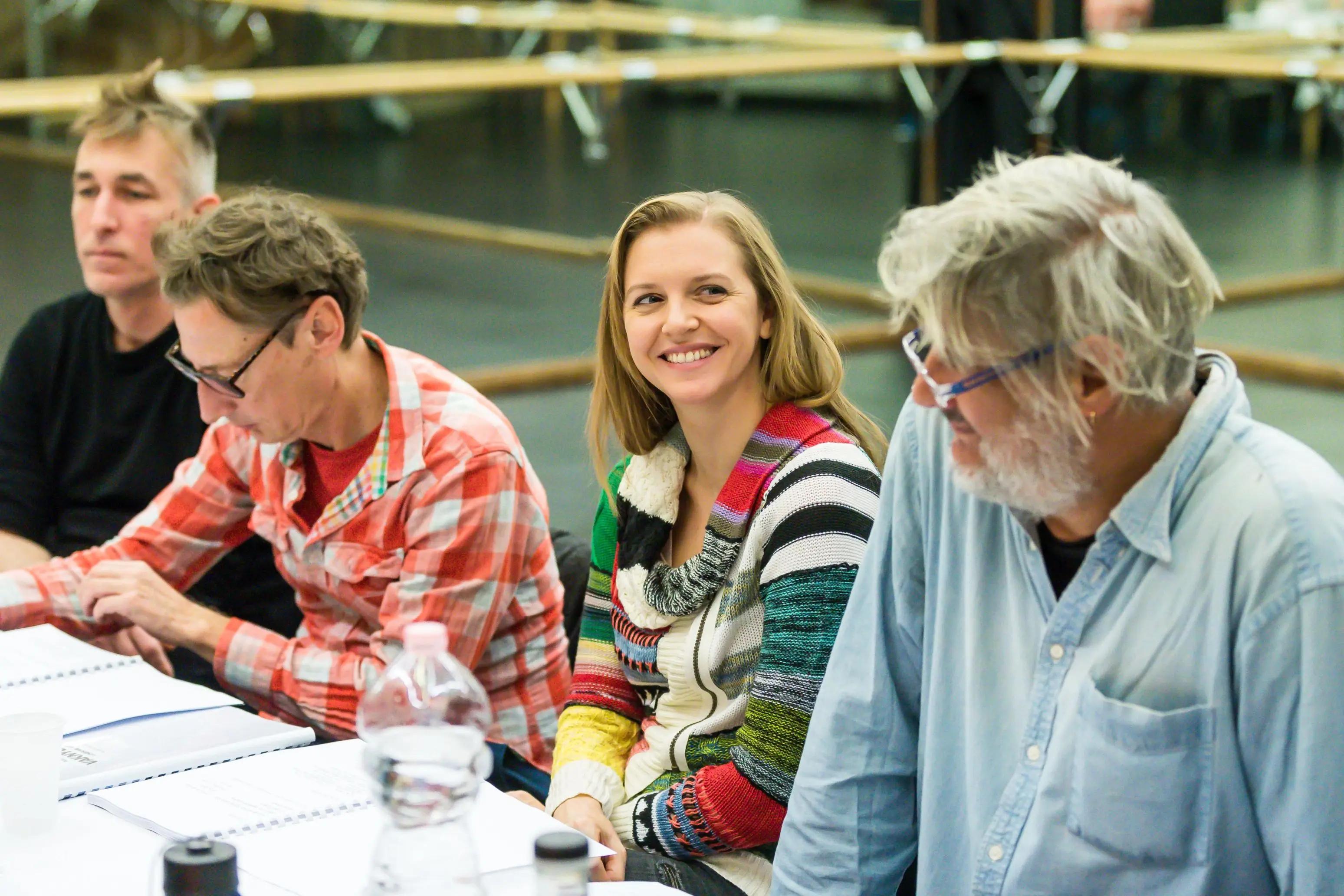 TESTVÉRHÁBORÚ A KISSZÍNHÁZBAN hír képe TESTVÉRHÁBORÚ A KISSZÍNHÁZBAN hír képe