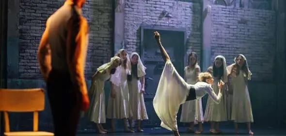 FEKETE HATTYÚ 4 FEKETE HATTYÚ 4