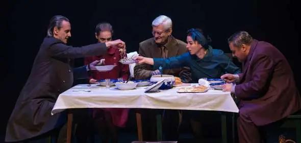 AZ AJTÓ fotógaléria képe 4 AZ AJTÓ fotógaléria képe 4