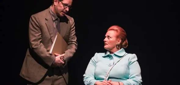 AZ AJTÓ 2 AZ AJTÓ 2