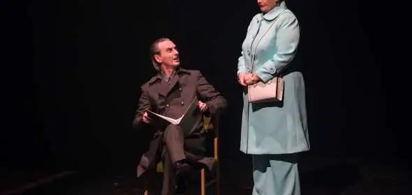 AZ AJTÓ 3 AZ AJTÓ 3