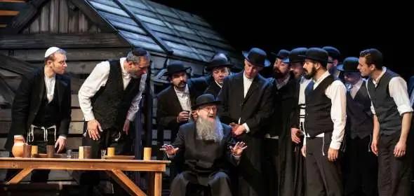 HEGEDŰS A HÁZTETŐN 2 HEGEDŰS A HÁZTETŐN 2