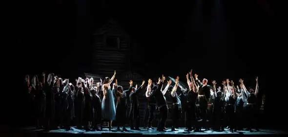 HEGEDŰS A HÁZTETŐN 4 HEGEDŰS A HÁZTETŐN 4