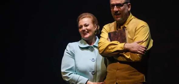 AZ AJTÓ 4 AZ AJTÓ 4