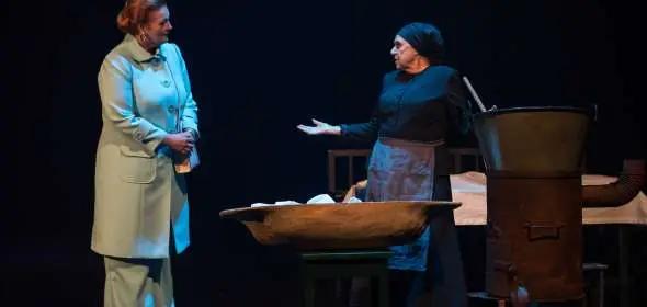 AZ AJTÓ 1 AZ AJTÓ 1